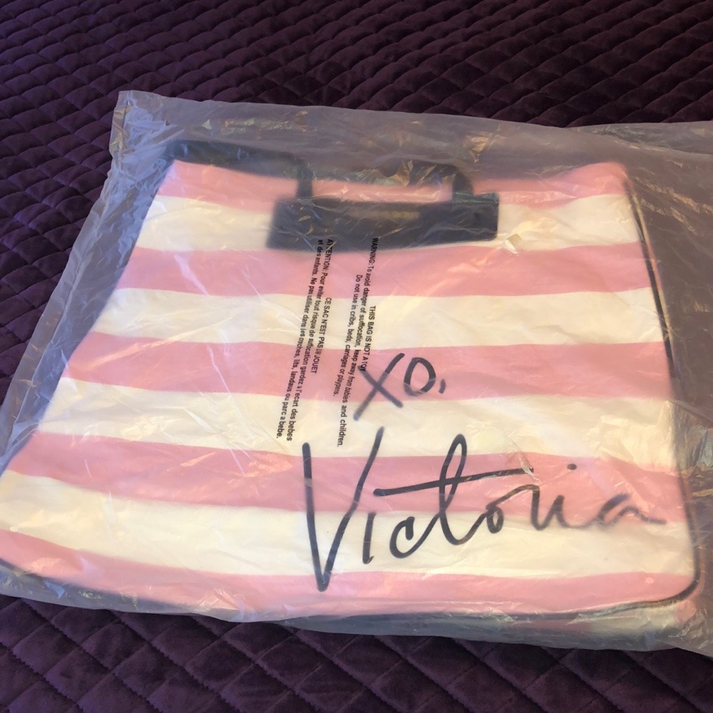 Victoria’s Secret tote bag !!!!SOLD!!!!